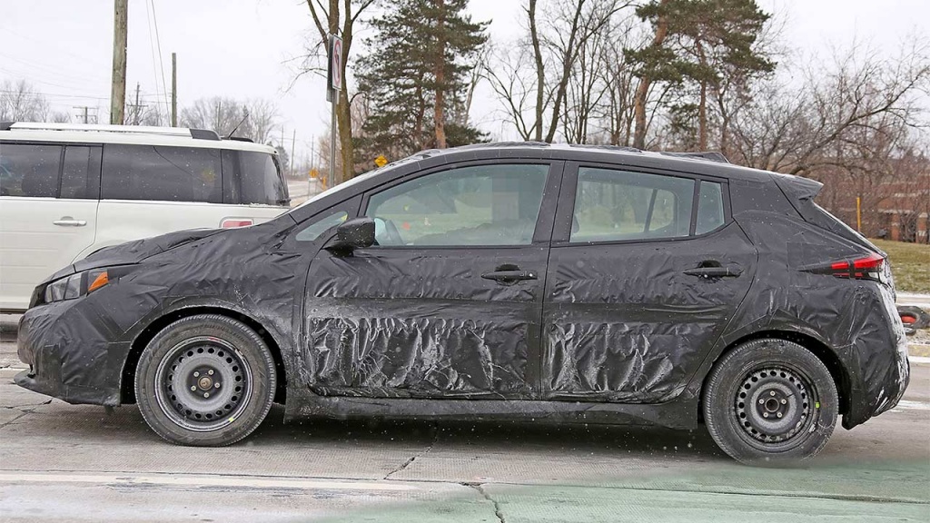 2018-nissan-leaf-spy-shots-2.jpg 2018-nissan-leaf-spy-shots-2.jpg